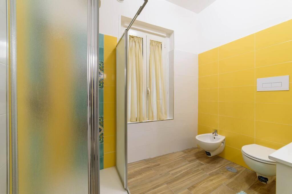 Апартаменти Stazione Treni - Wi-Fi & Netflix Cozy Space Салерно Екстер'єр фото