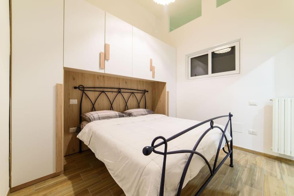 Апартаменти Stazione Treni - Wi-Fi & Netflix Cozy Space Салерно Екстер'єр фото