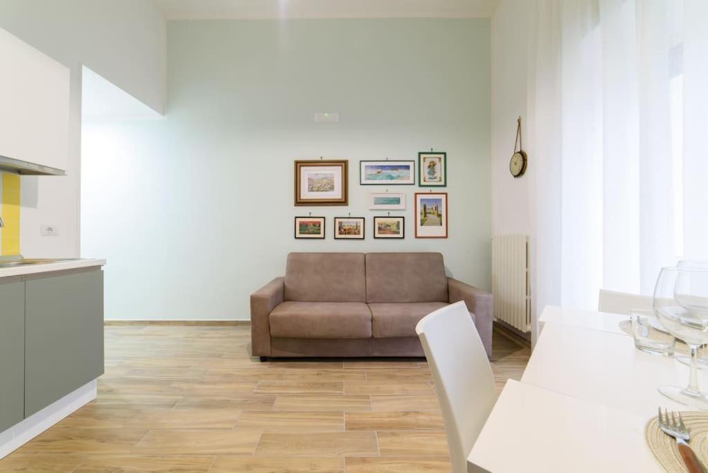 Апартаменти Stazione Treni - Wi-Fi & Netflix Cozy Space Салерно Екстер'єр фото