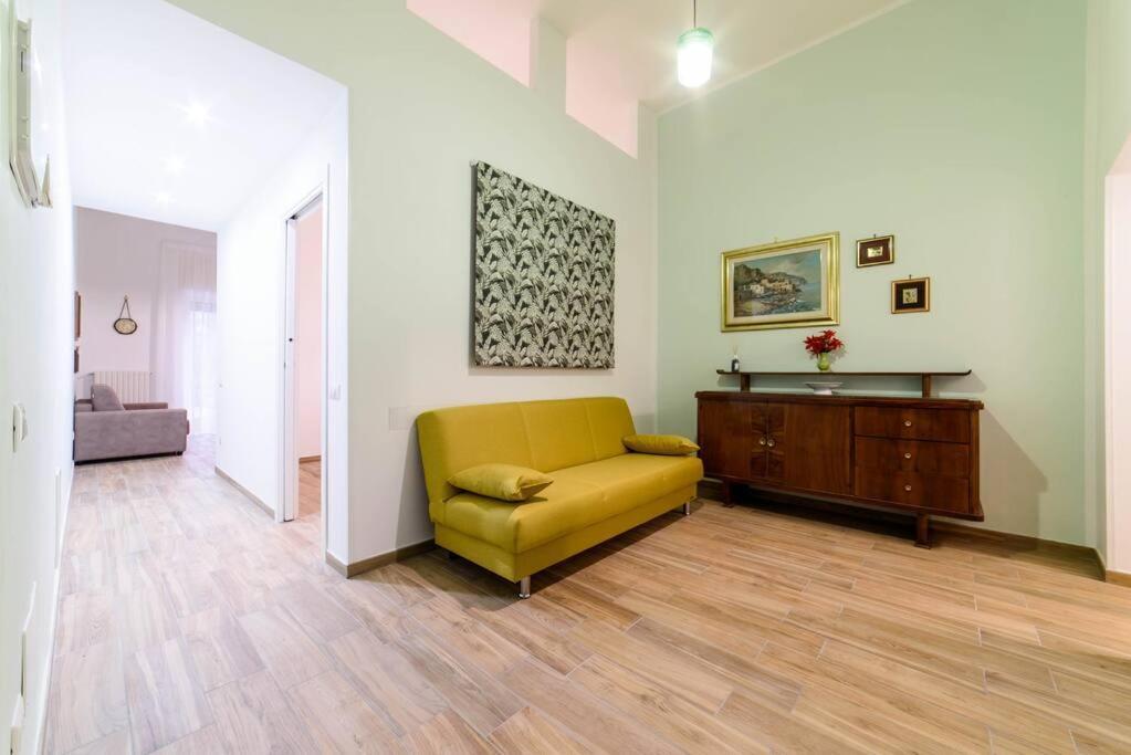 Апартаменти Stazione Treni - Wi-Fi & Netflix Cozy Space Салерно Екстер'єр фото