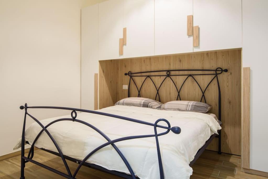 Апартаменти Stazione Treni - Wi-Fi & Netflix Cozy Space Салерно Екстер'єр фото